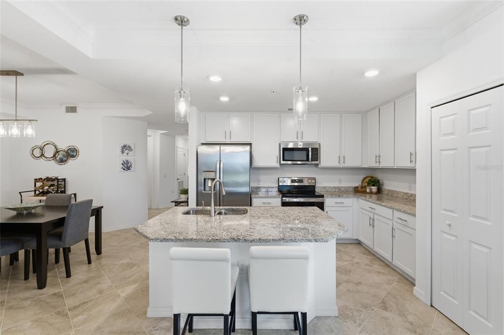 待售: $309,000 (3 贝兹, 2 浴室, 1407 平方英尺)