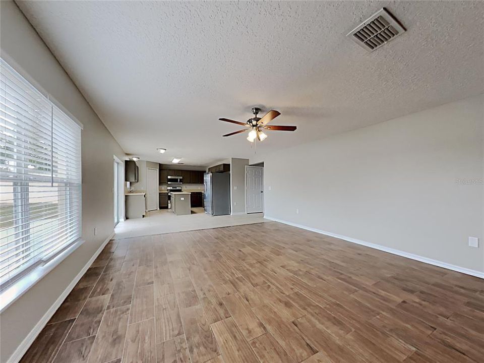 For Sale: $425,000 (3 beds, 2 baths, 2354 Square Feet)