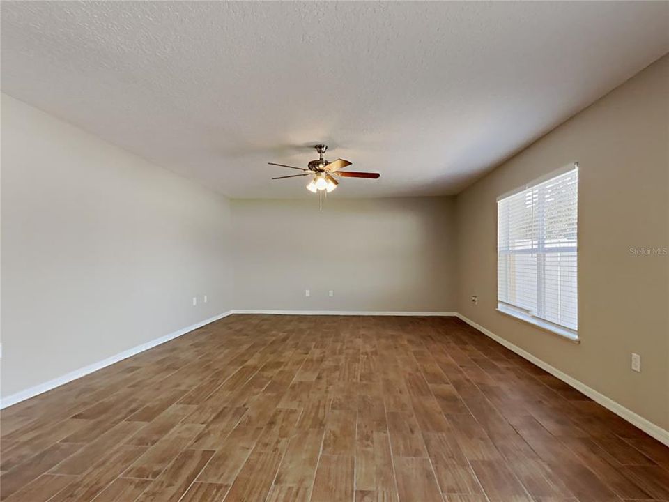 For Sale: $425,000 (3 beds, 2 baths, 2354 Square Feet)