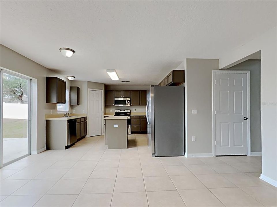 For Sale: $425,000 (3 beds, 2 baths, 2354 Square Feet)