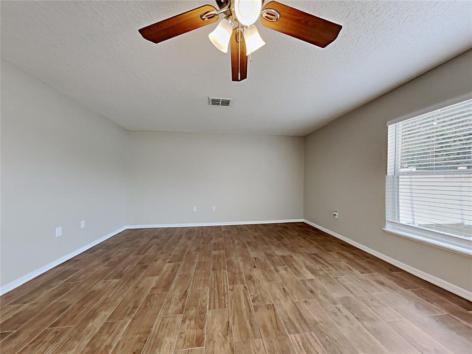 For Sale: $425,000 (3 beds, 2 baths, 2354 Square Feet)