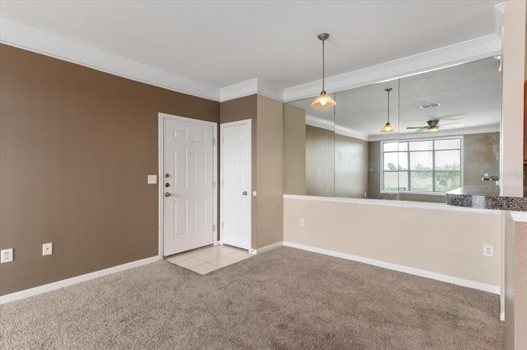 For Sale: $195,000 (2 beds, 1 baths, 1008 Square Feet)