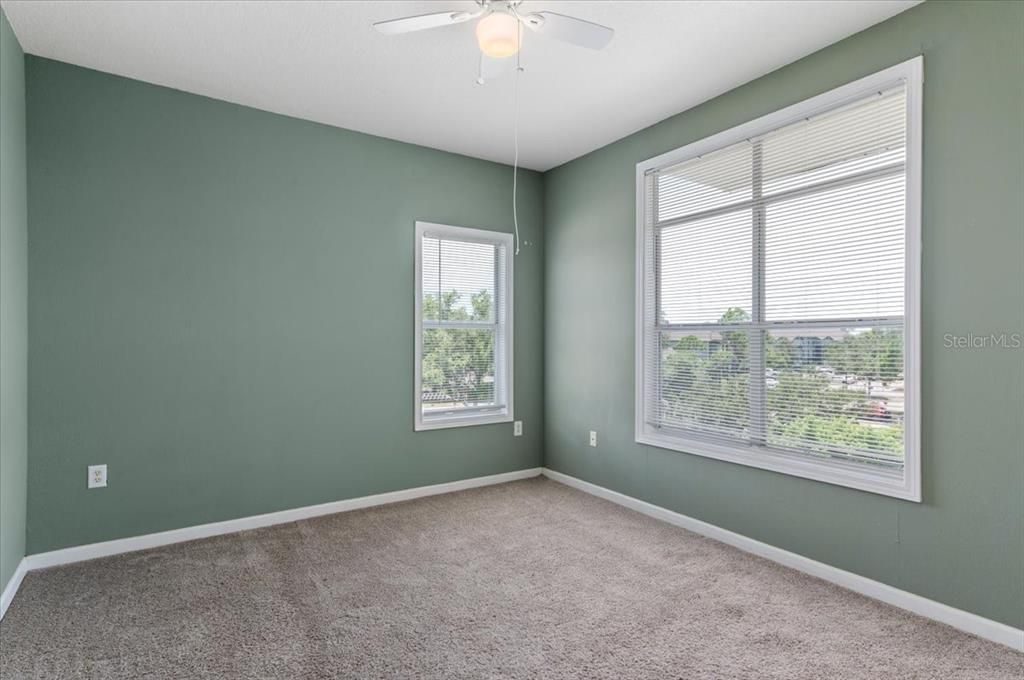 For Sale: $195,000 (2 beds, 1 baths, 1008 Square Feet)