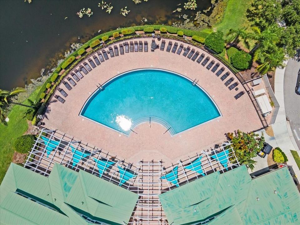 For Sale: $195,000 (2 beds, 1 baths, 1008 Square Feet)