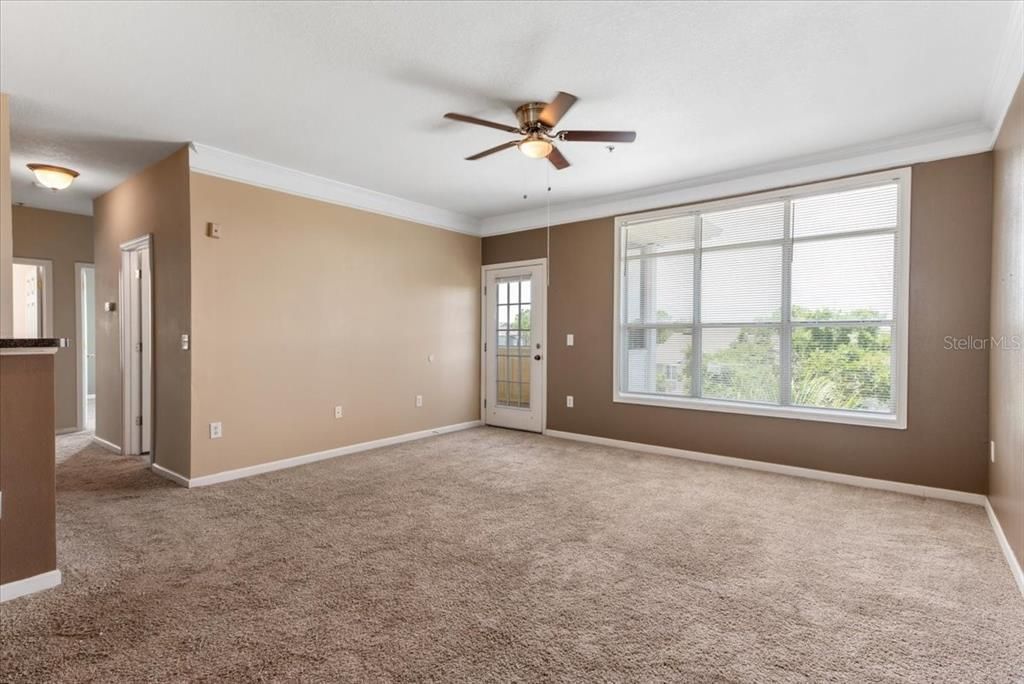 For Sale: $195,000 (2 beds, 1 baths, 1008 Square Feet)