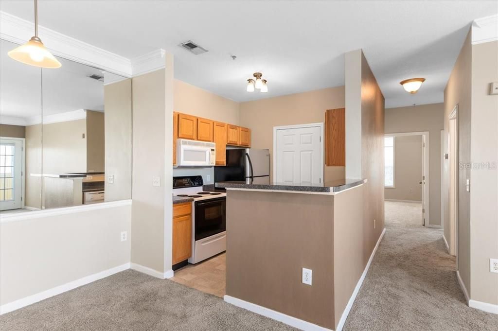 For Sale: $195,000 (2 beds, 1 baths, 1008 Square Feet)