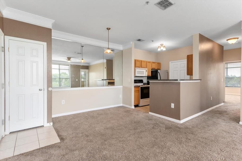 For Sale: $195,000 (2 beds, 1 baths, 1008 Square Feet)