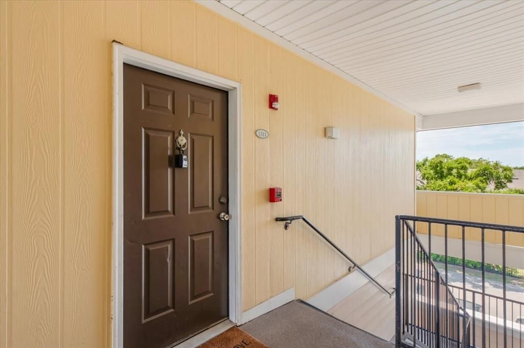 For Sale: $195,000 (2 beds, 1 baths, 1008 Square Feet)