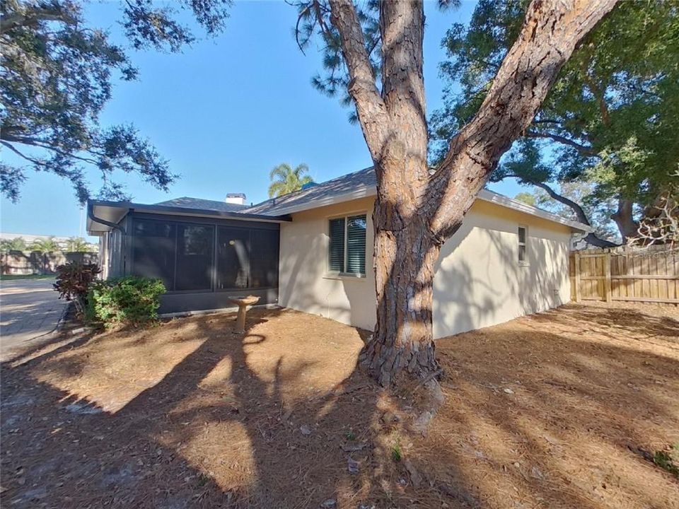 For Rent: $2,959 (3 beds, 2 baths, 1361 Square Feet)