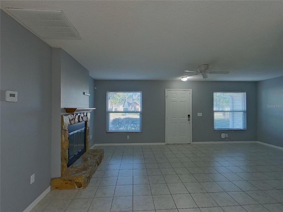 For Rent: $2,959 (3 beds, 2 baths, 1361 Square Feet)