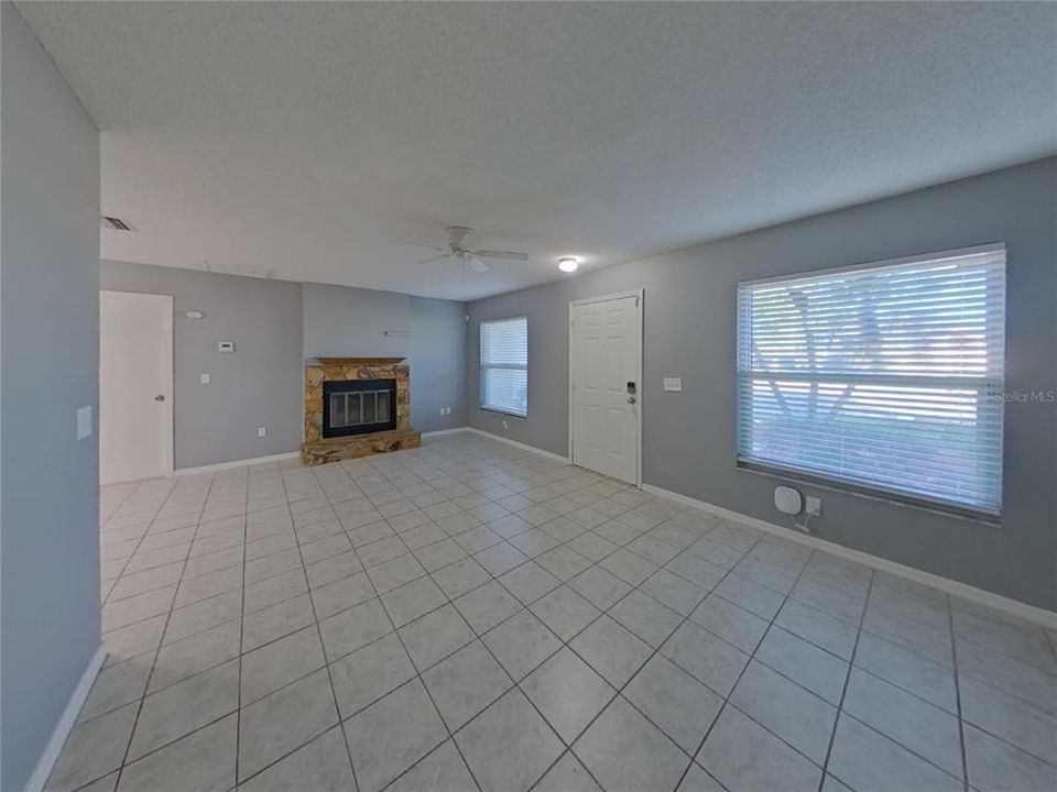 For Rent: $2,959 (3 beds, 2 baths, 1361 Square Feet)