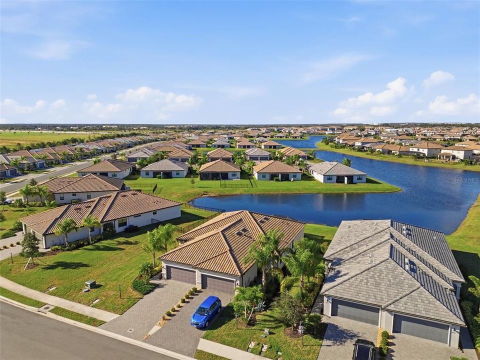 For Sale: $415,000 (3 beds, 2 baths, 1414 Square Feet)