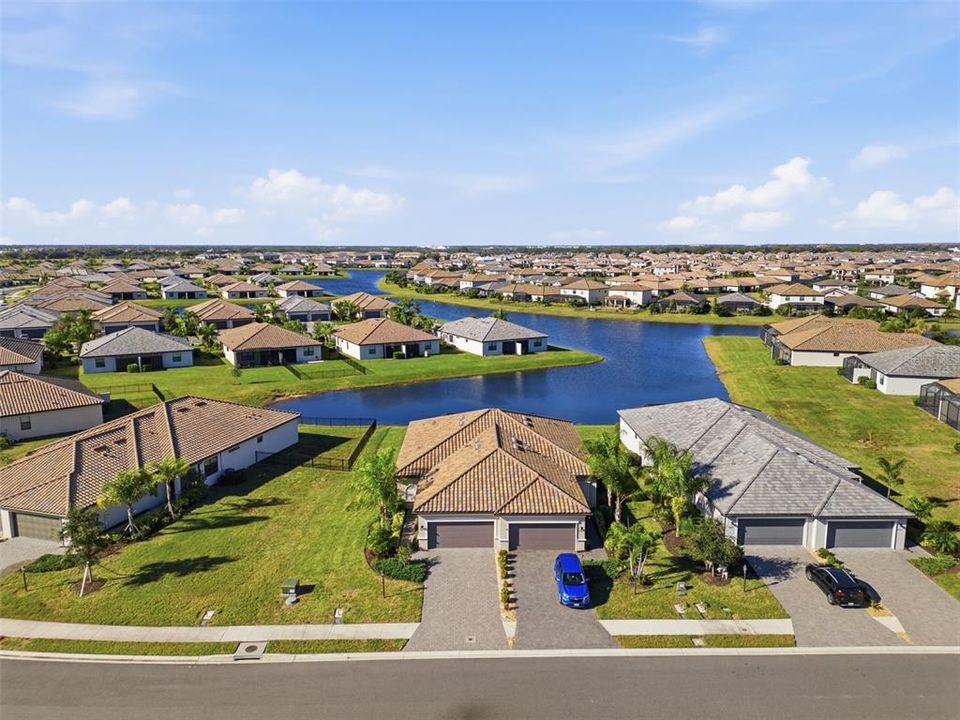 For Sale: $415,000 (3 beds, 2 baths, 1414 Square Feet)