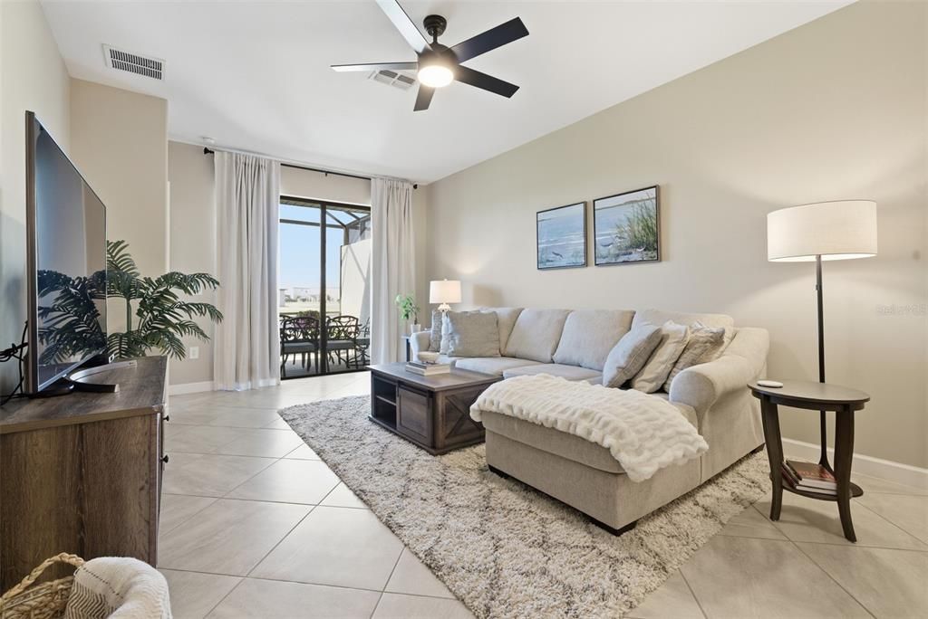 For Sale: $415,000 (3 beds, 2 baths, 1414 Square Feet)