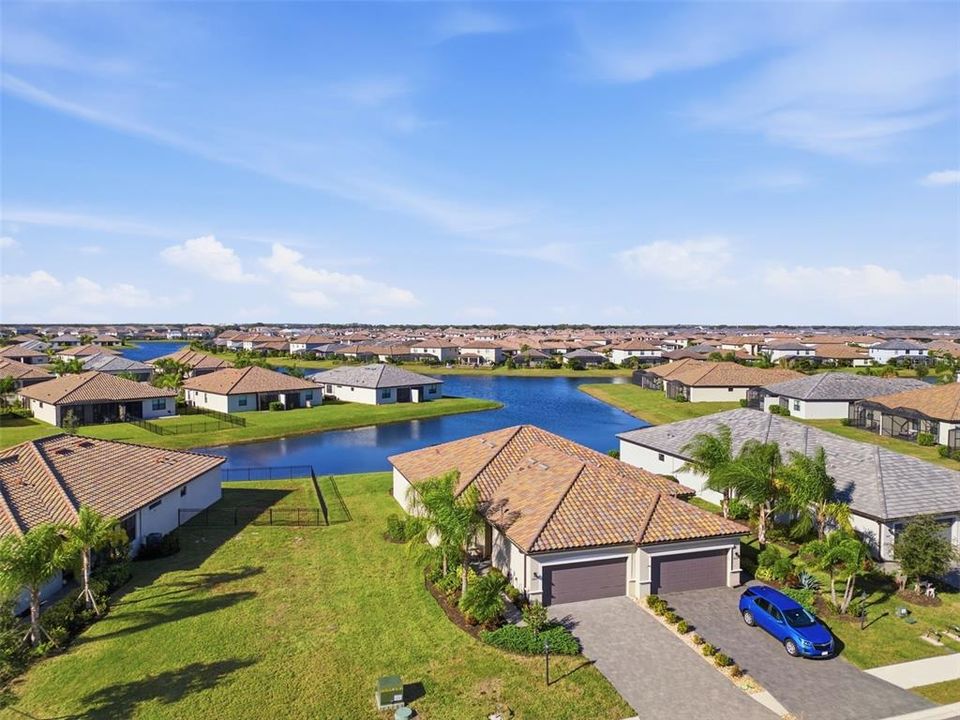 For Sale: $415,000 (3 beds, 2 baths, 1414 Square Feet)