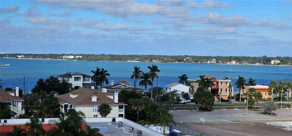 For Rent: $2,300 (1 beds, 1 baths, 1025 Square Feet)