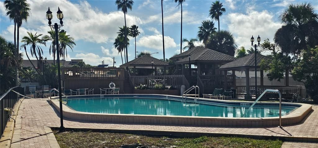 For Rent: $2,300 (1 beds, 1 baths, 1025 Square Feet)