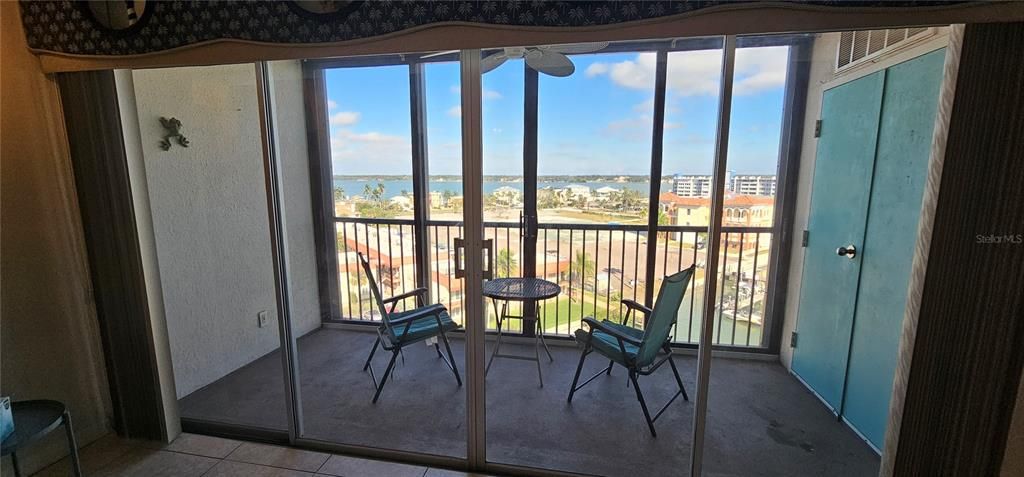 For Rent: $2,300 (1 beds, 1 baths, 1025 Square Feet)