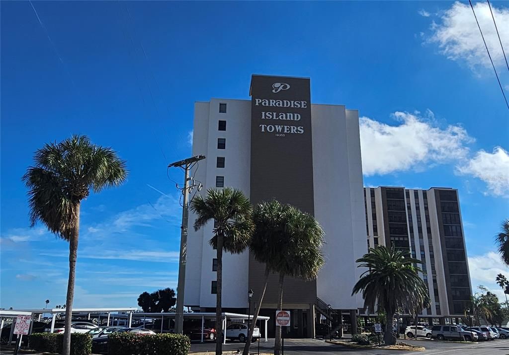 For Rent: $2,300 (1 beds, 1 baths, 1025 Square Feet)