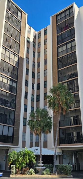 For Rent: $2,300 (1 beds, 1 baths, 1025 Square Feet)