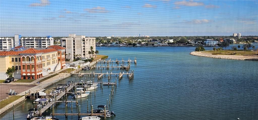 For Rent: $2,300 (1 beds, 1 baths, 1025 Square Feet)