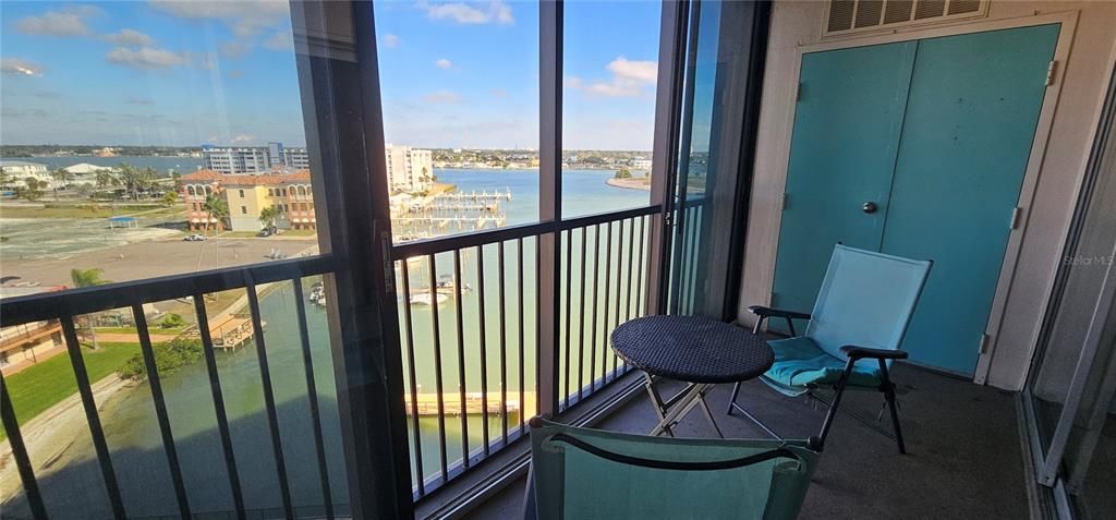 For Rent: $2,300 (1 beds, 1 baths, 1025 Square Feet)