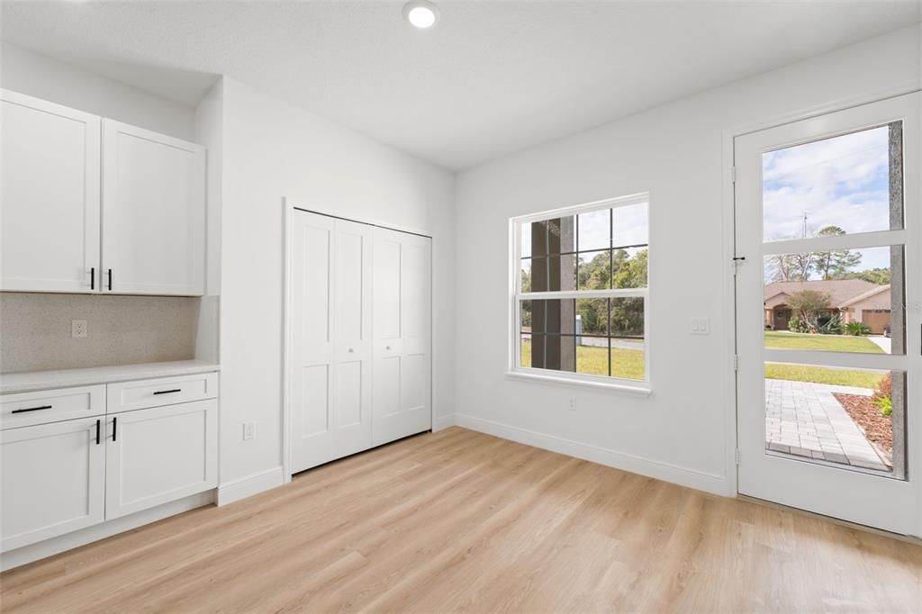 For Sale: $309,000 (4 beds, 2 baths, 1751 Square Feet)