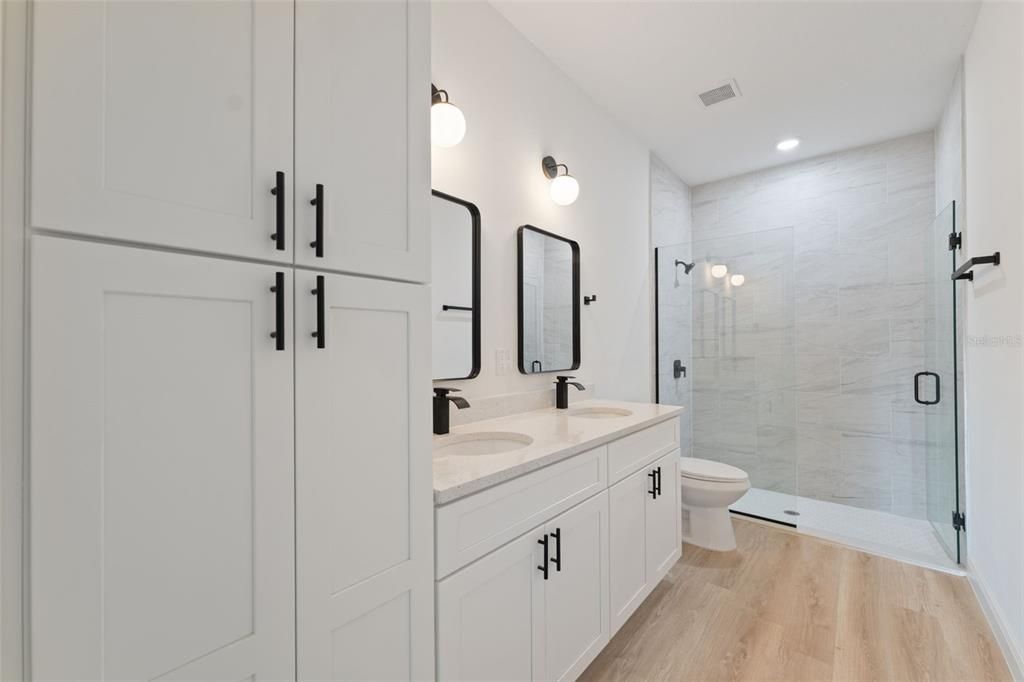 For Sale: $309,000 (4 beds, 2 baths, 1751 Square Feet)