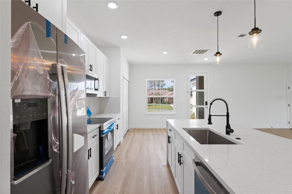 For Sale: $309,000 (4 beds, 2 baths, 1751 Square Feet)