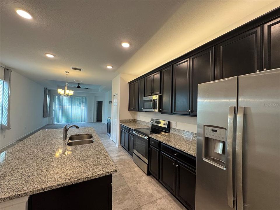 En Venta: $359,900 (3 camas, 2 baños, 1837 Pies cuadrados)