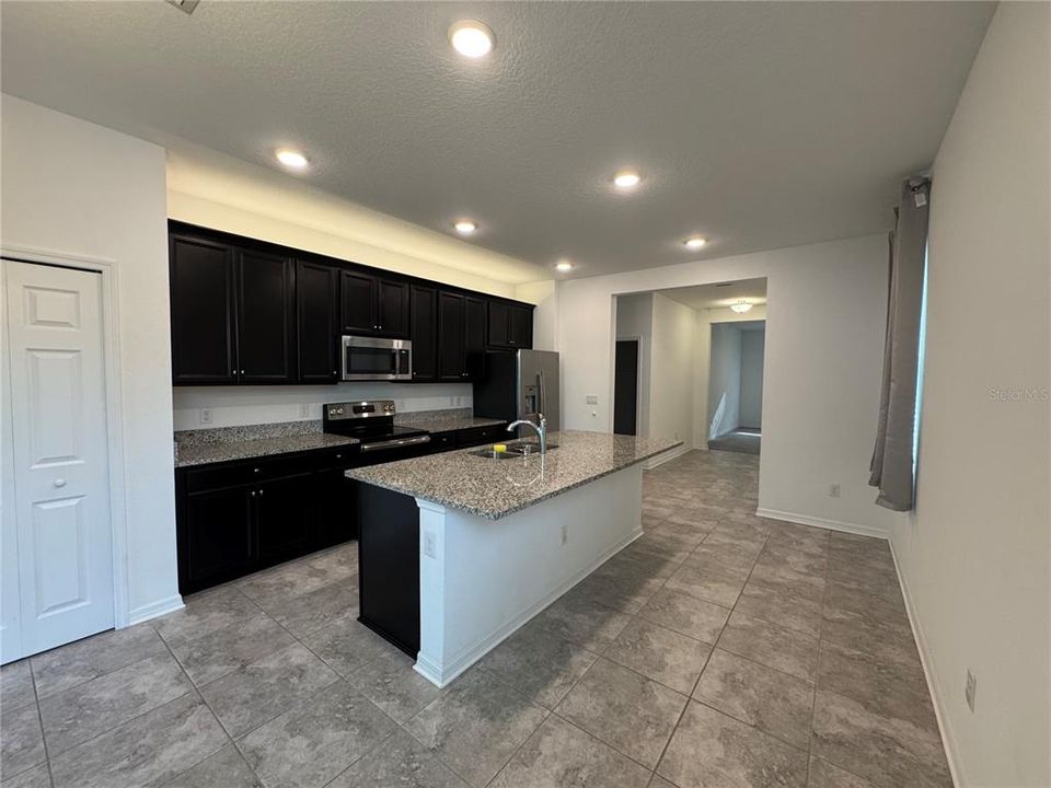 En Venta: $359,900 (3 camas, 2 baños, 1837 Pies cuadrados)