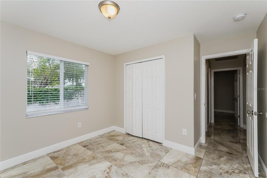 待售: $375,000 (4 贝兹, 2 浴室, 1444 平方英尺)