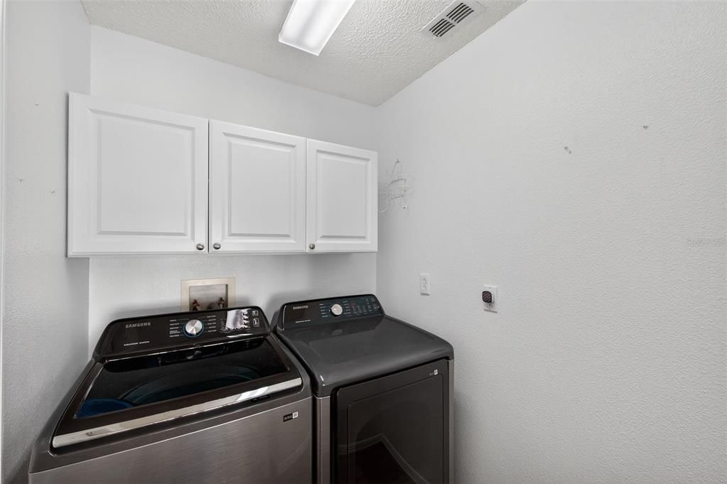 For Sale: $325,000 (2 beds, 2 baths, 1280 Square Feet)