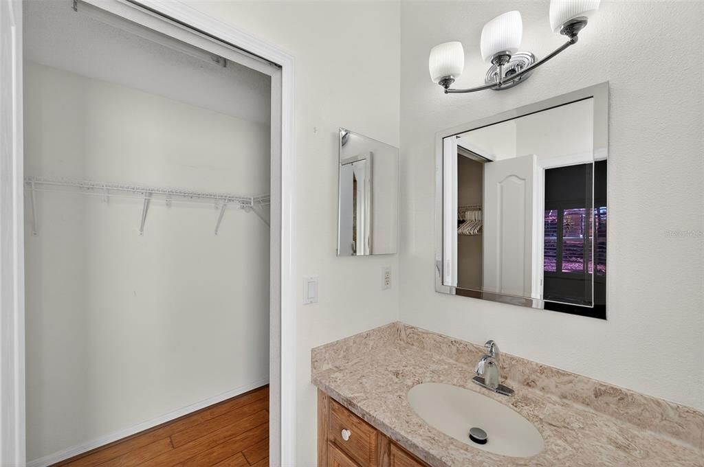 For Sale: $325,000 (2 beds, 2 baths, 1280 Square Feet)