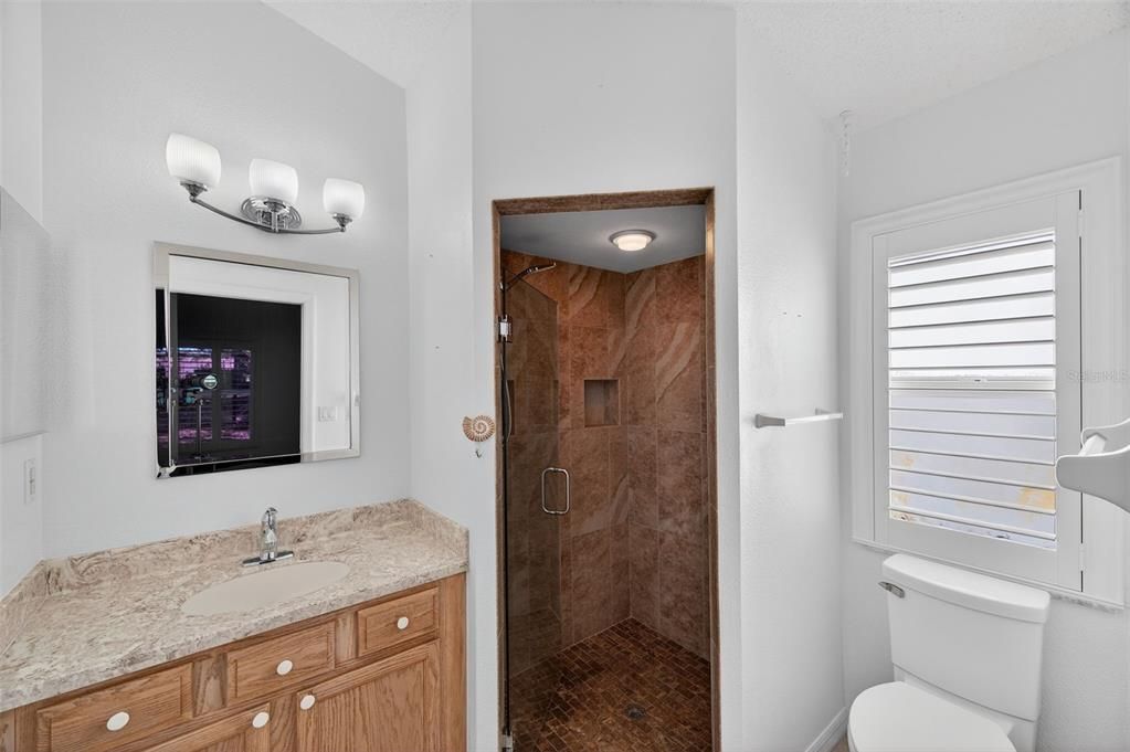 For Sale: $325,000 (2 beds, 2 baths, 1280 Square Feet)