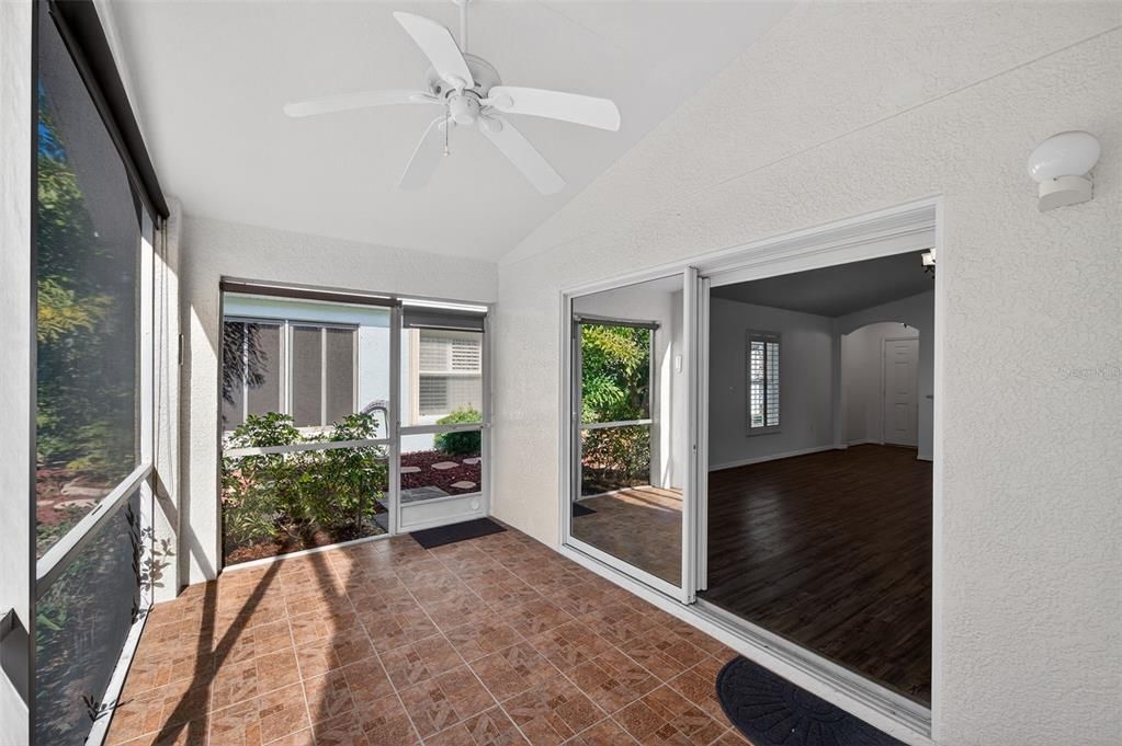 For Sale: $325,000 (2 beds, 2 baths, 1280 Square Feet)