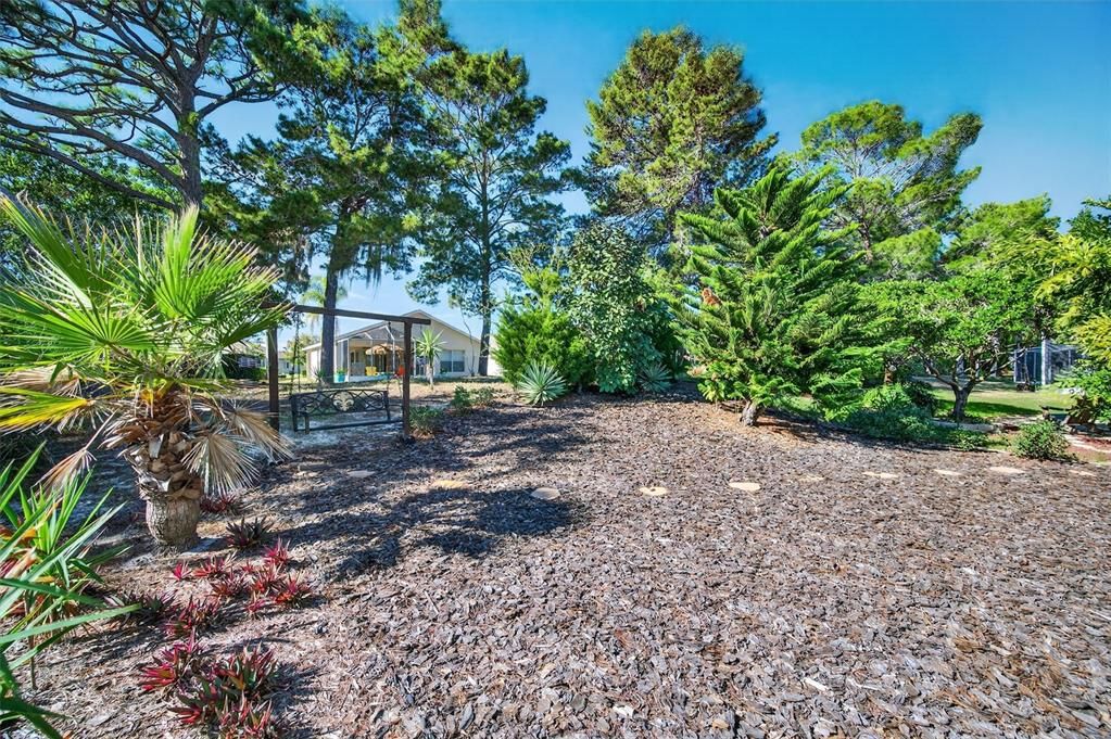 For Sale: $325,000 (2 beds, 2 baths, 1280 Square Feet)