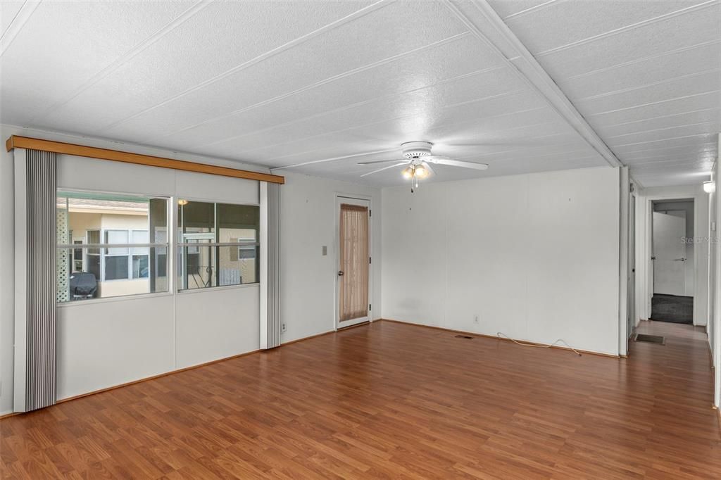 En Venta: $169,900 (2 camas, 2 baños, 1056 Pies cuadrados)