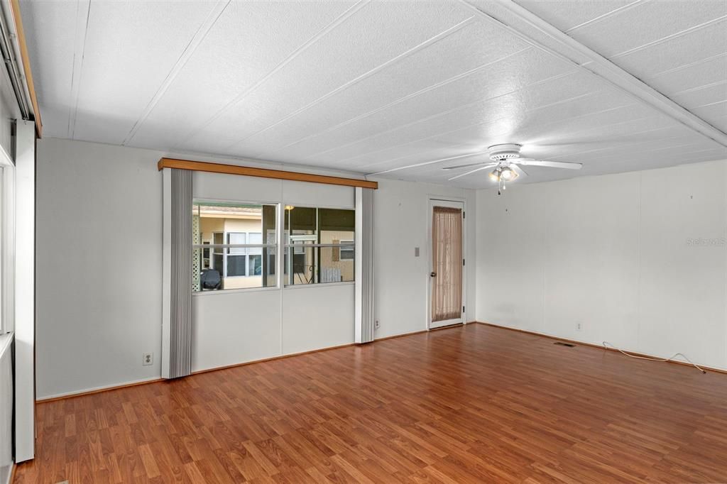 En Venta: $169,900 (2 camas, 2 baños, 1056 Pies cuadrados)