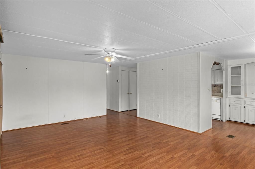 En Venta: $169,900 (2 camas, 2 baños, 1056 Pies cuadrados)