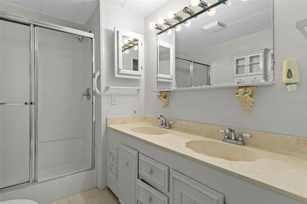 En Venta: $169,900 (2 camas, 2 baños, 1056 Pies cuadrados)