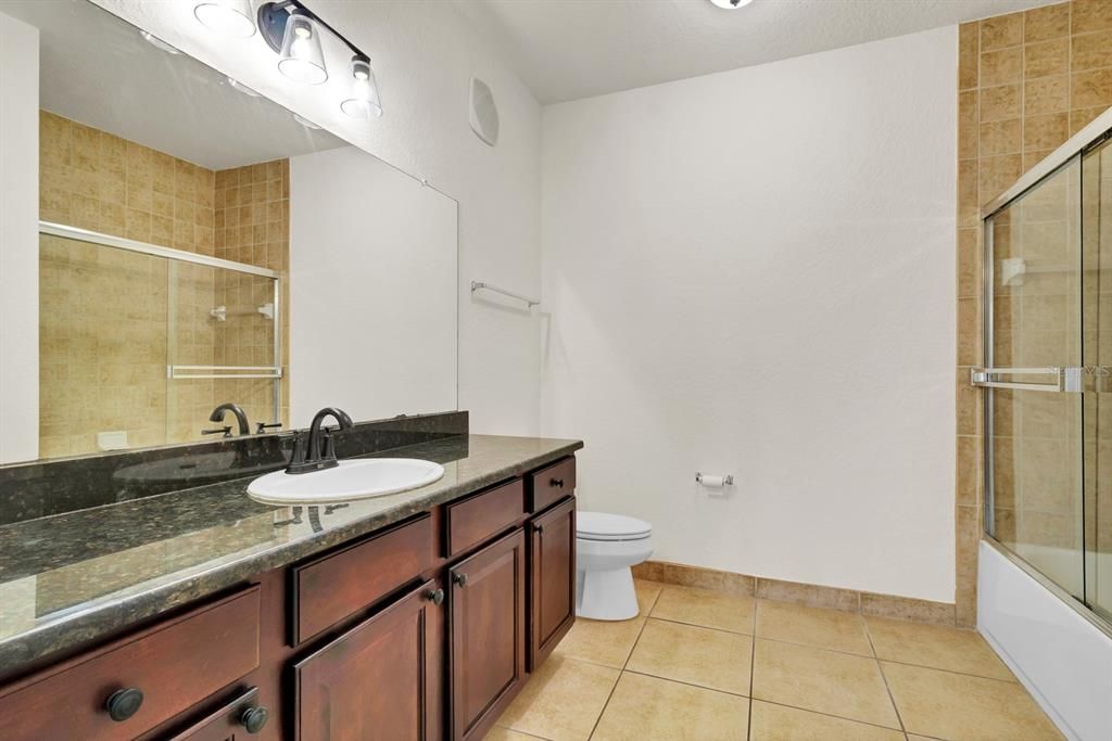 For Sale: $219,900 (2 beds, 2 baths, 1134 Square Feet)