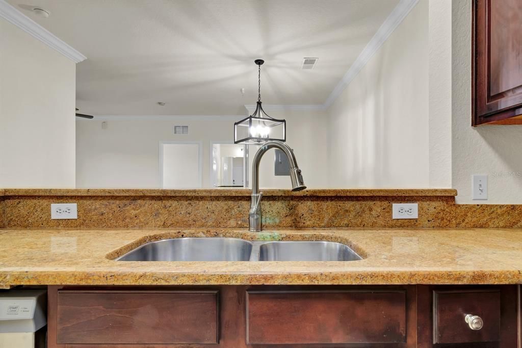 For Sale: $219,900 (2 beds, 2 baths, 1134 Square Feet)