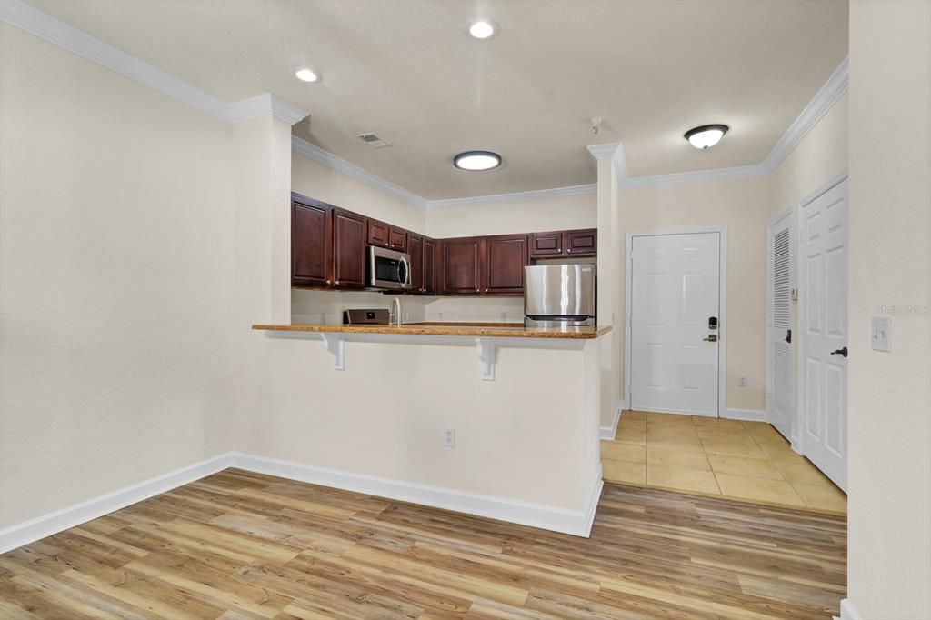 For Sale: $219,900 (2 beds, 2 baths, 1134 Square Feet)