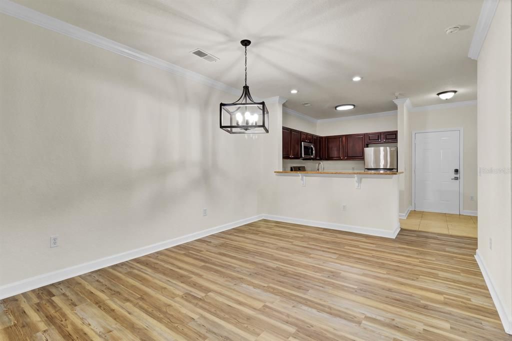 For Sale: $219,900 (2 beds, 2 baths, 1134 Square Feet)