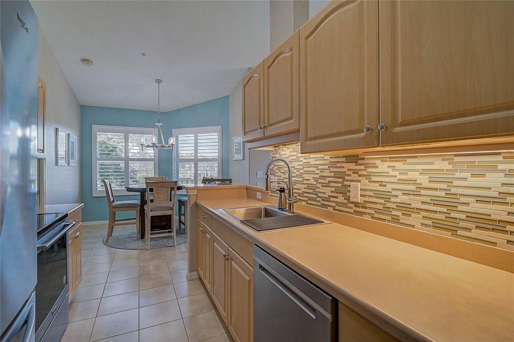 En Venta: $287,000 (3 camas, 2 baños, 1383 Pies cuadrados)