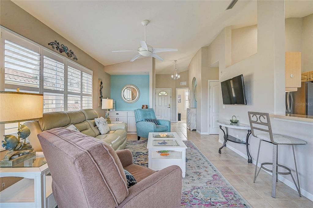 En Venta: $287,000 (3 camas, 2 baños, 1383 Pies cuadrados)