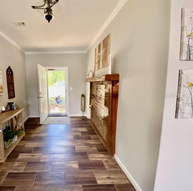 На продажу: $349,000 (3 спален, 2 ванн, 1800 Квадратных фут)