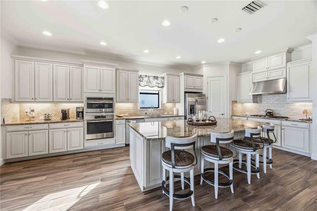 For Rent: $4,000 (3 beds, 3 baths, 2275 Square Feet)