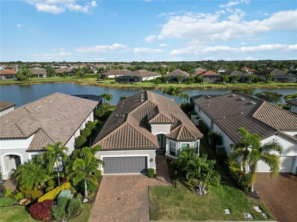 For Rent: $4,000 (3 beds, 3 baths, 2275 Square Feet)